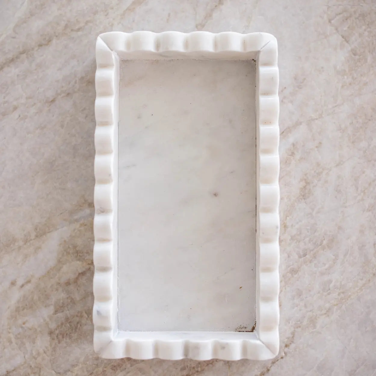 White Marble Scalloped Bridge Tray - Thumbnail 2